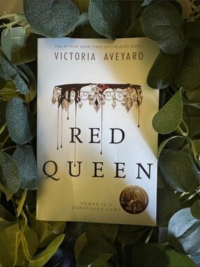 Red Queen by Victoria Aveyard